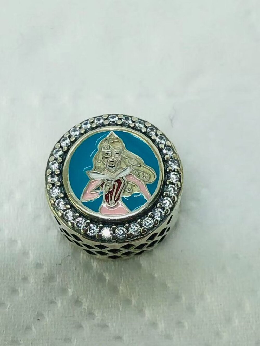 ✨ ✨Pandora DISNEY PRINCESS 13.1 HALF MARATHON WEEKEND Charm